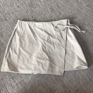 Off white pleather skort